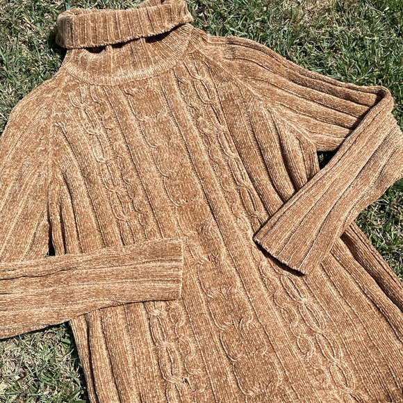 Vintage acrylic soft turtleneck sweater - Picture 8 of 15